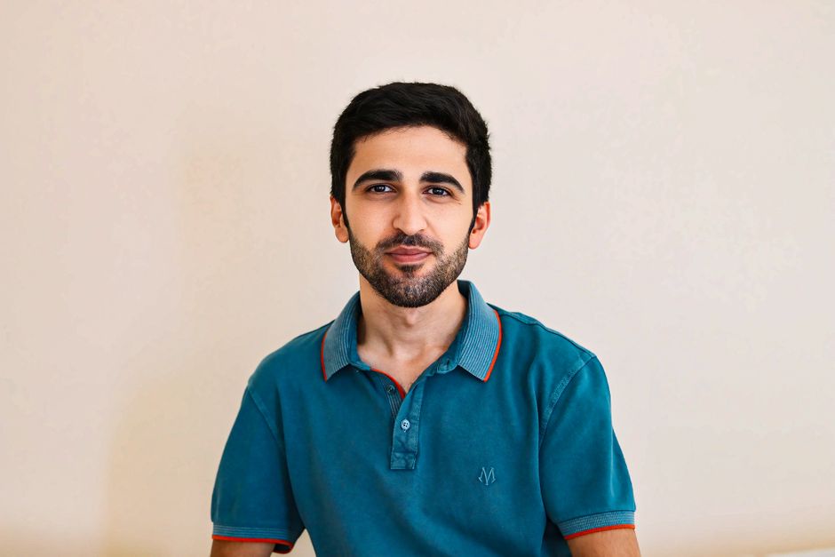 Porträt von Herrn Karim Schneider, Dozent für Backend-Entwicklung bei Myzenora